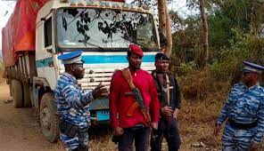  Conseil du café et du cacao : la police nationale saisi trois camions chargés de 1 500 sacs de fèves de cacao 