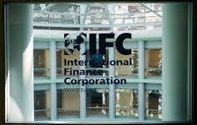  Transition verte et création d’emplois en Afrique : l’IFC investi 11,5 milliards de dollars dans 40 pays sur un an 