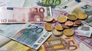  Currency: Slight rise of the euro against the dinar 