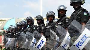  Justice au Nigéria : la police libère 58 otages détenus par des gangs 